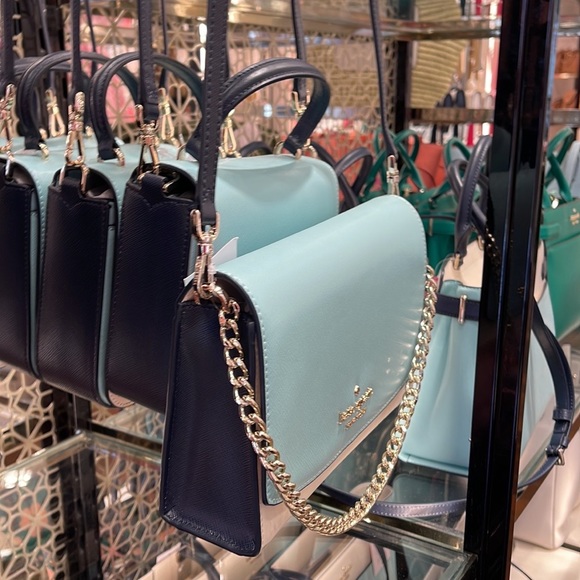 Kate Spade carson convertible crossbody
POOLSIDE MULTI - Picture 14 of 16